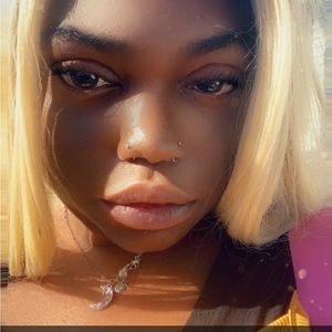 Meet your Posher, May